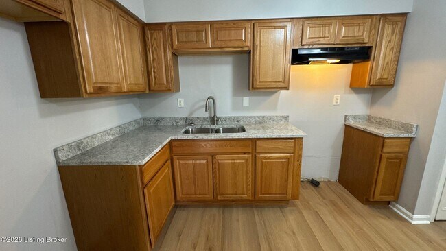 Building Photo - 7008 Wildwood Cir
