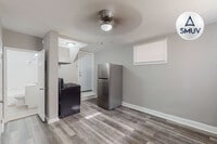 Building Photo - 1607 Homestead St