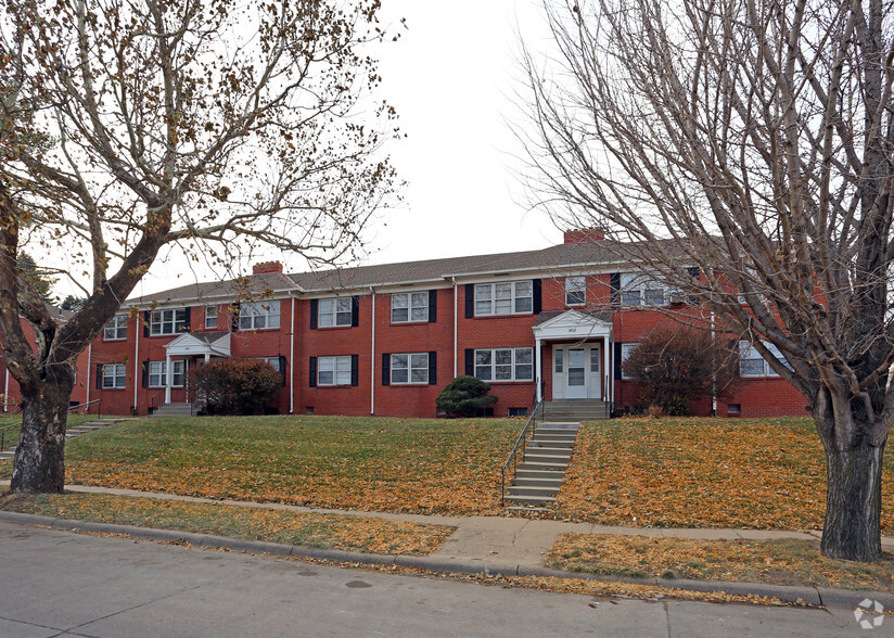 Primary Photo - Williamsburg Apartments