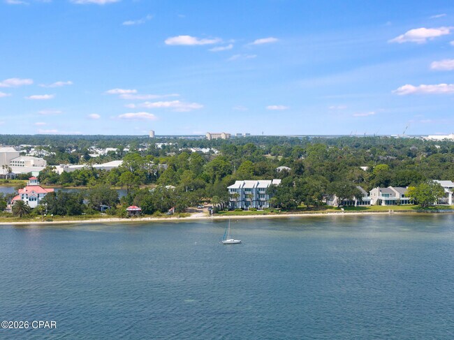 Building Photo - 3827 Mariner Dr