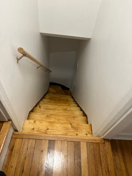 Building Photo - 15 Barrett St