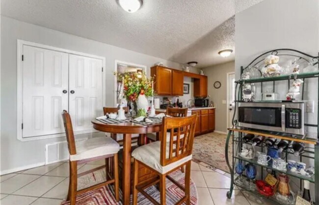 Building Photo - 3304 SW Landau Ct