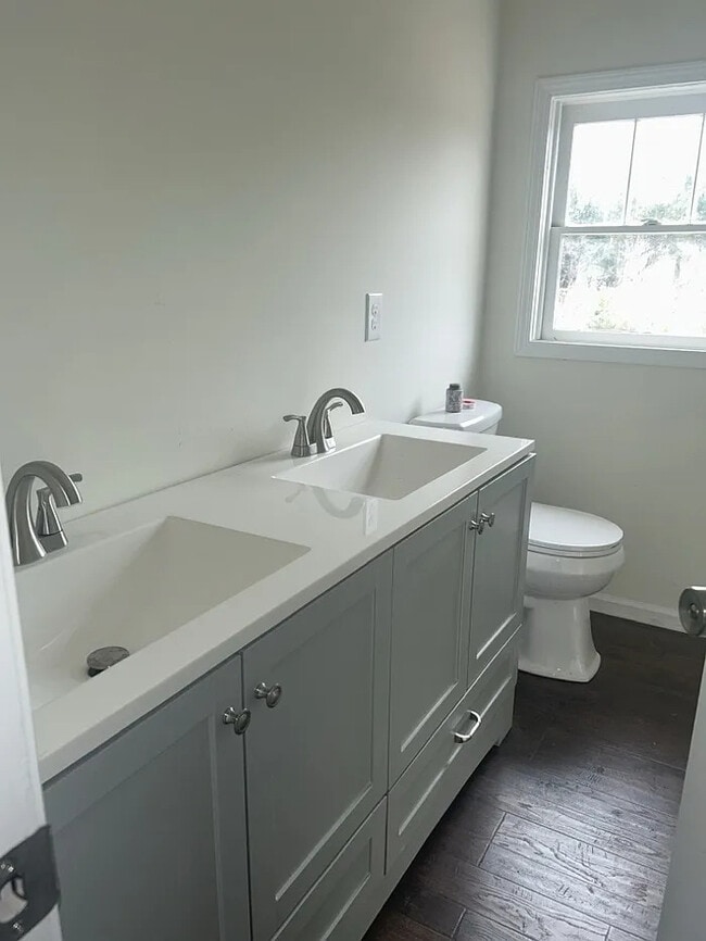 Building Photo - 721 Pickens Dr