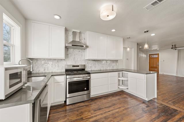 Building Photo - 3809 Carolyn Rd