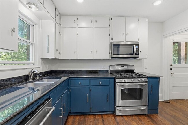 Building Photo - 804 Rutherford Pl