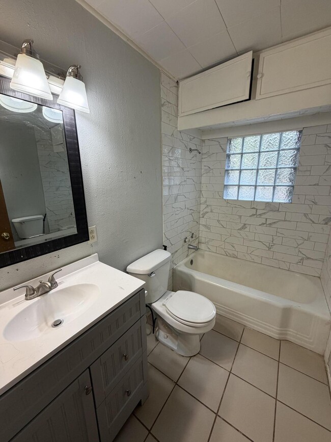 Building Photo - 2418 29th St