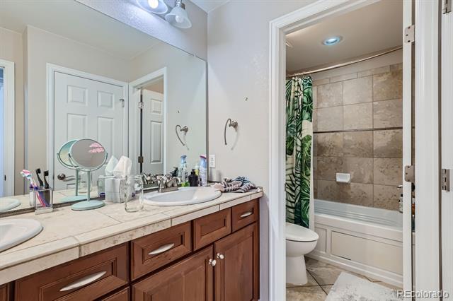 Building Photo - 7400 E 8th Ave