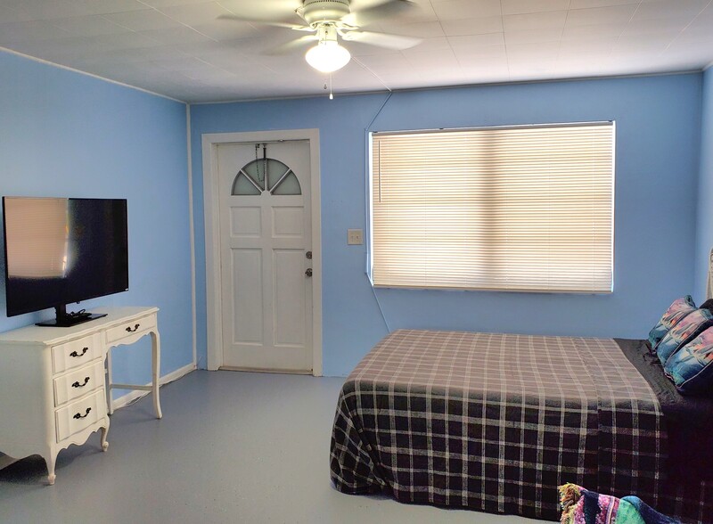 TV and Ceiling Fans - 703 124th Street Gulf