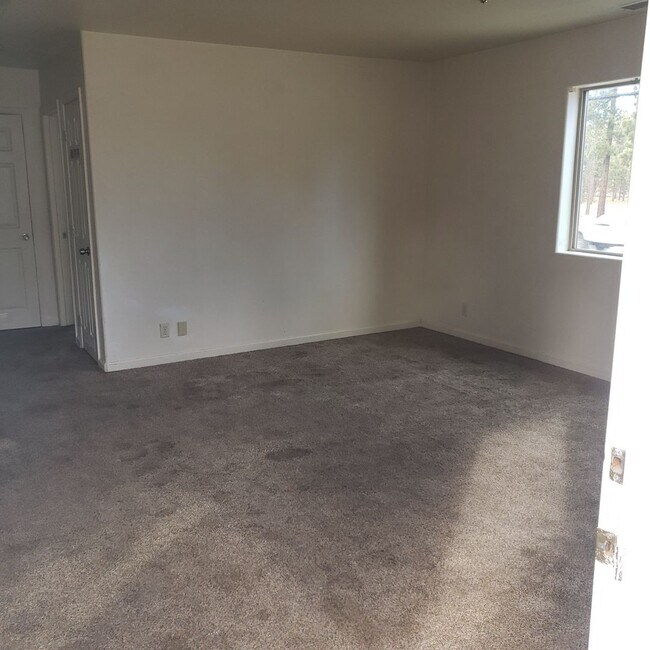 Building Photo - big720