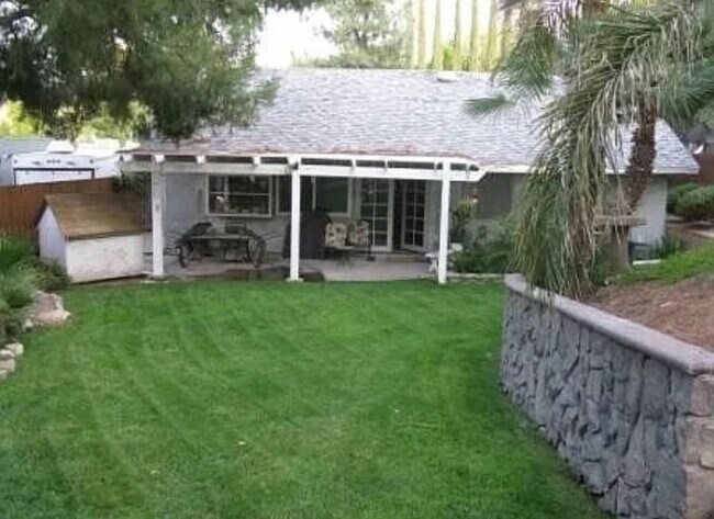Building Photo - Lovely One Level home in Valencia!