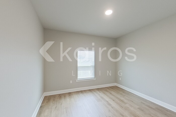 Building Photo - 22834 Balsam Dr