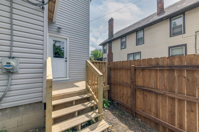 Building Photo - North Campus OSU Renovated Single Family H...