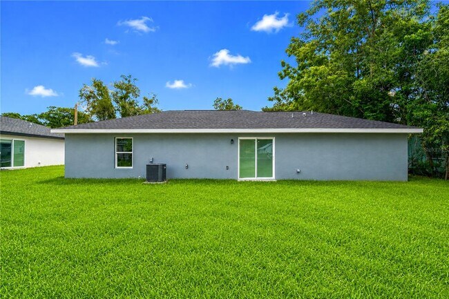 Building Photo - 510 SW 15th Ave