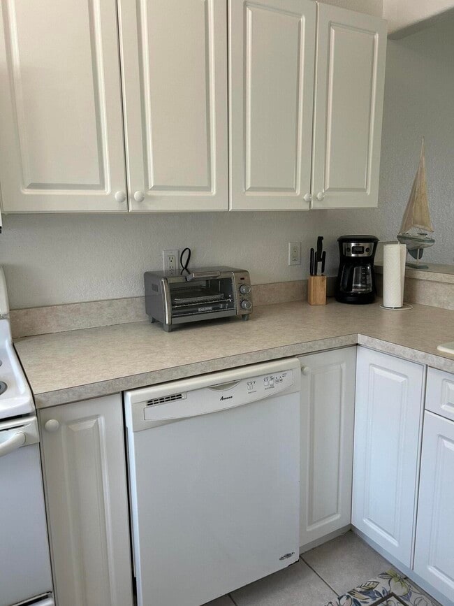 Building Photo - 441 Ocean Park Ln
