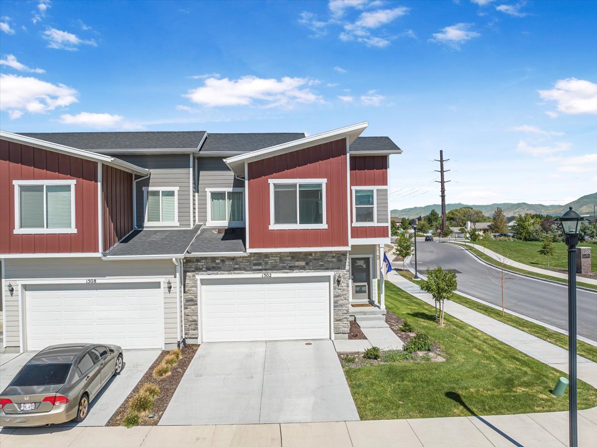 Building Photo - 1502 W Sparta Way