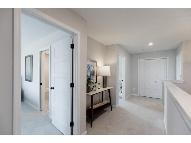 Building Photo - 1811 Fallbrooke Dr