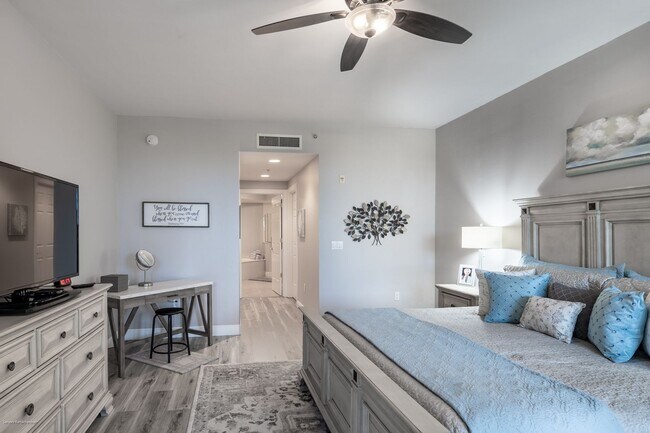 Building Photo - TURNKEY FURNISHED EXECUTIVE RENTAL IN BURN...