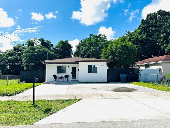 Building Photo - 10370 SW 174th Terrace