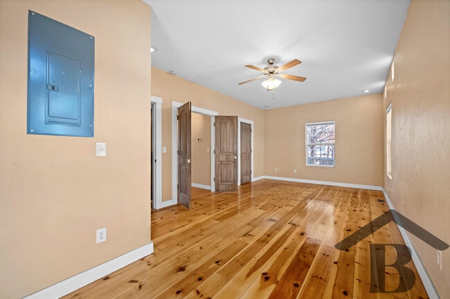 Building Photo - 1543 S Tuscany Ct