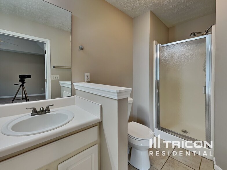 Building Photo - 4980 Wynford Ln