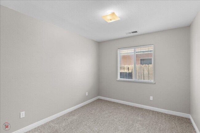 Building Photo - 1712 Beethoven Way