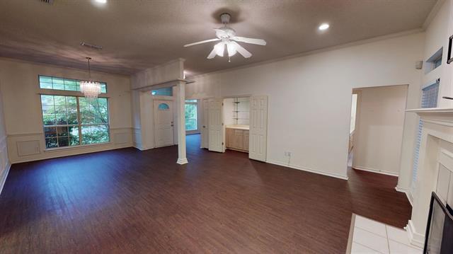 Building Photo - 6417 Lago Vista Dr