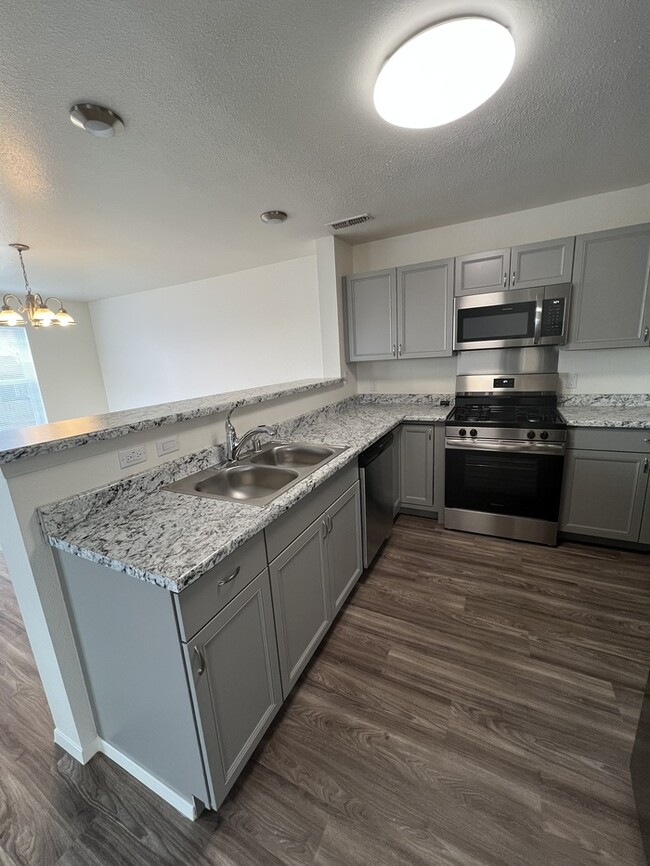 Building Photo - 1151 Dakota Dr