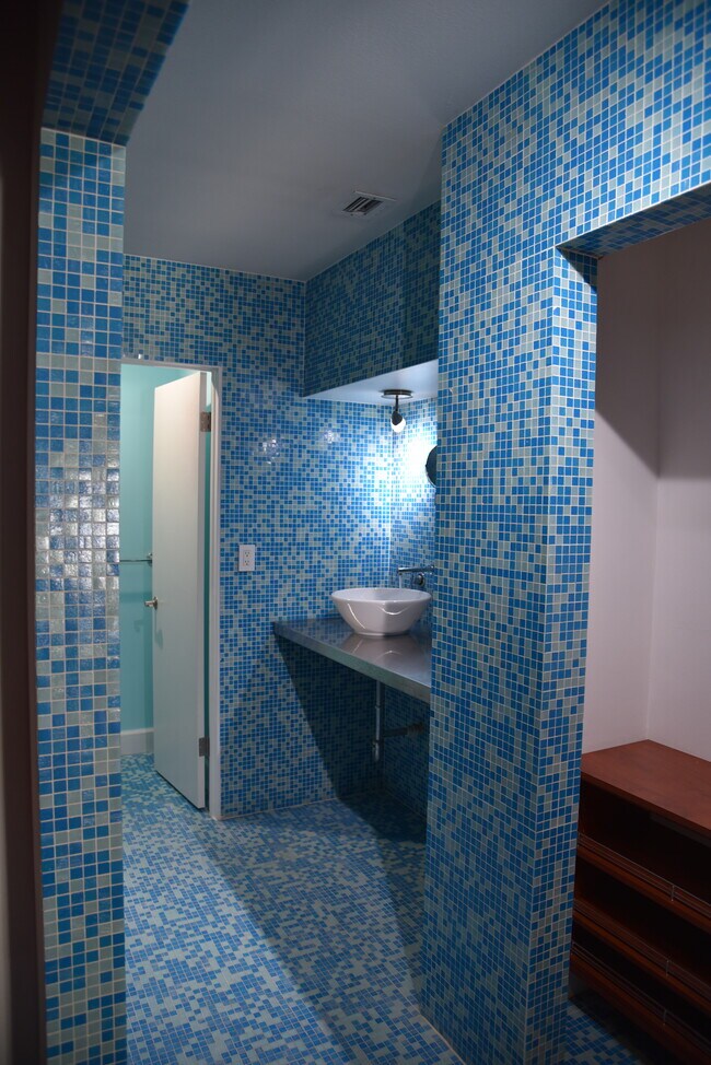 Building Photo - 15315 Loch Isle Dr W
