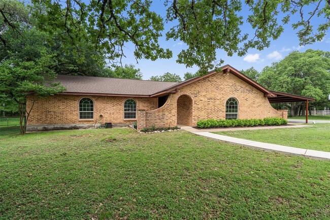 Building Photo - 203 Serenada Dr