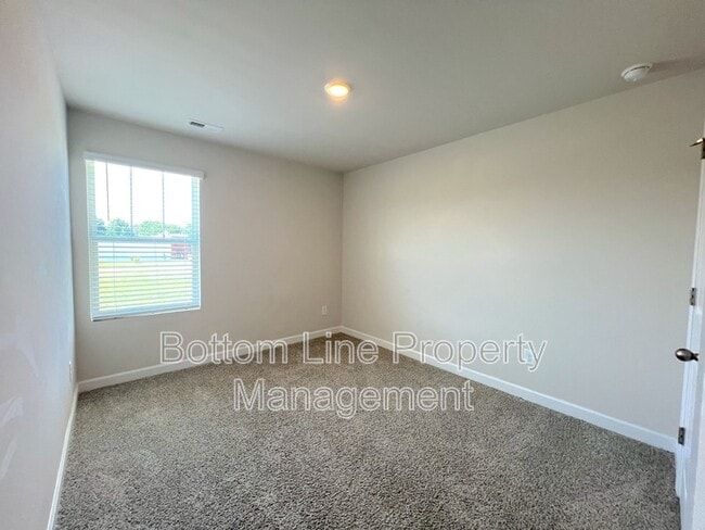 Building Photo - 1816 Braemar Vlg Dr