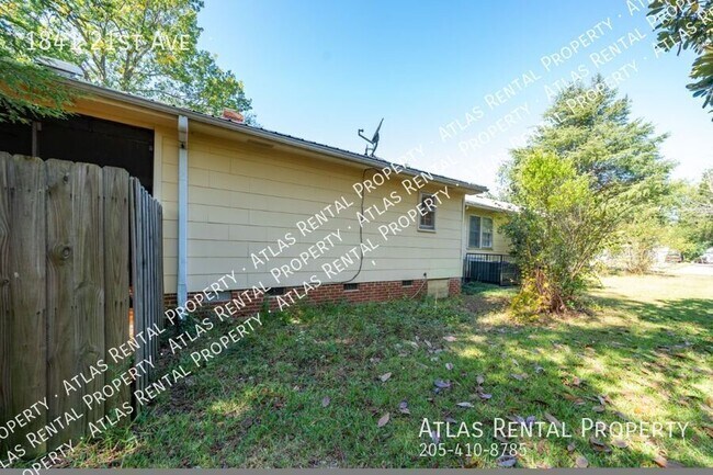 Building Photo - 1841 21st Ave