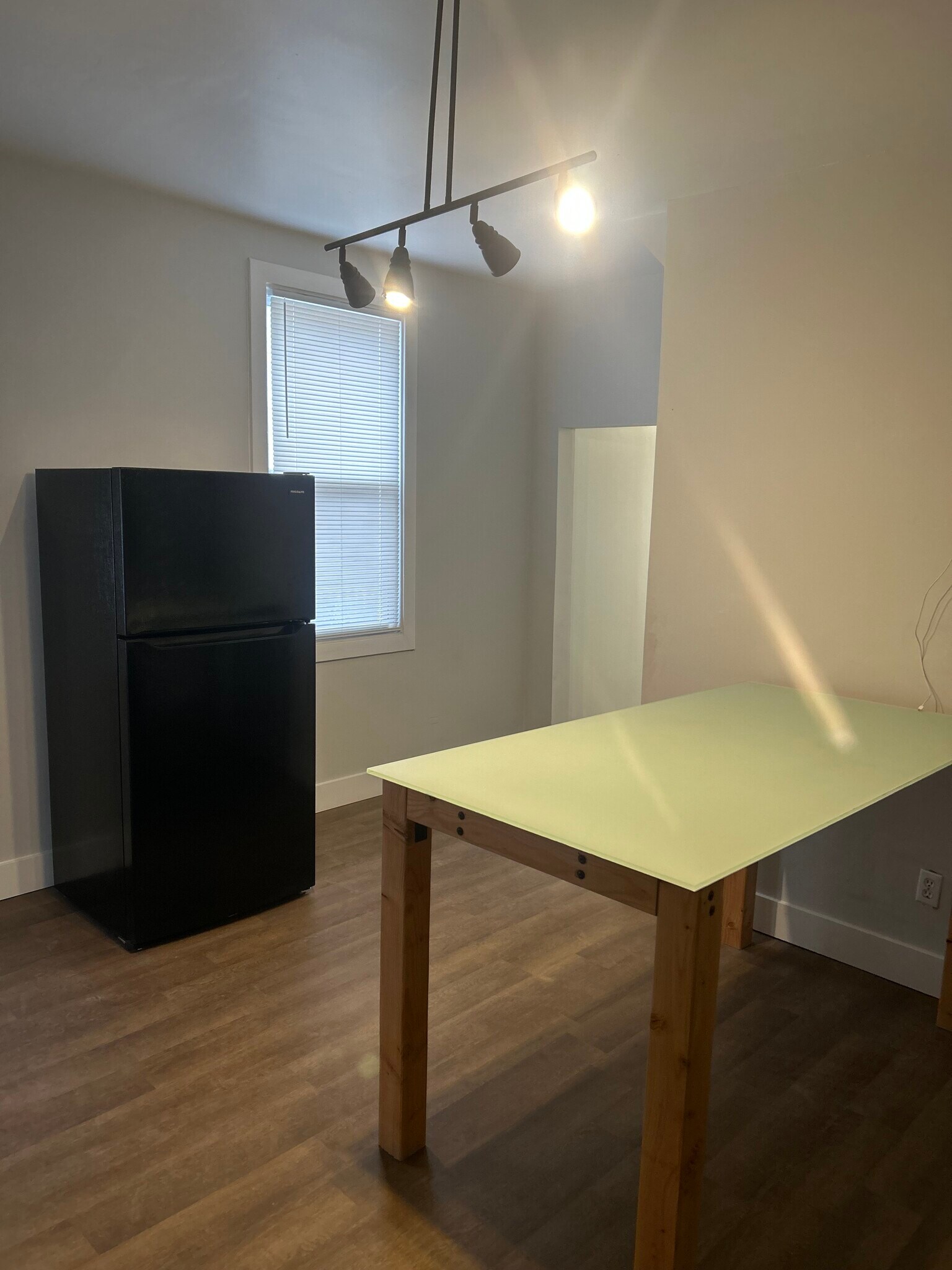 Building Photo - 9511 Gentry Ave