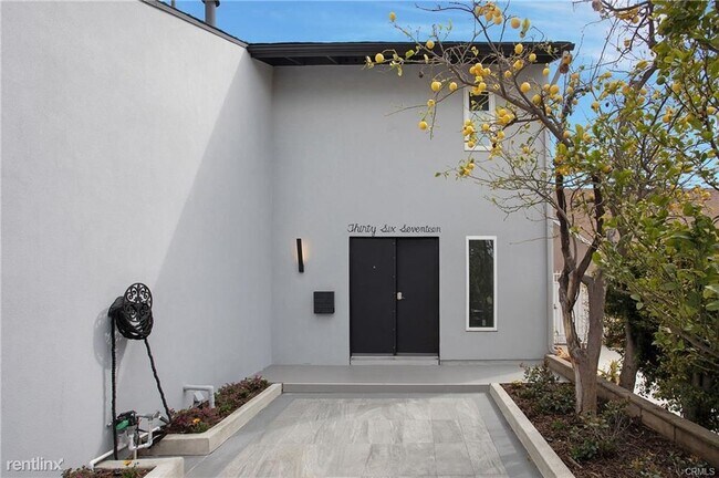 Primary Photo - 3 br, 2.5 bath House - 3617 S Van Ness Ave