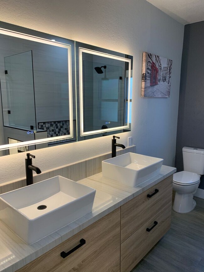 Building Photo - Beautifully Remodeled  4 Bedroom Home In A Desirable Location In Turlock!!