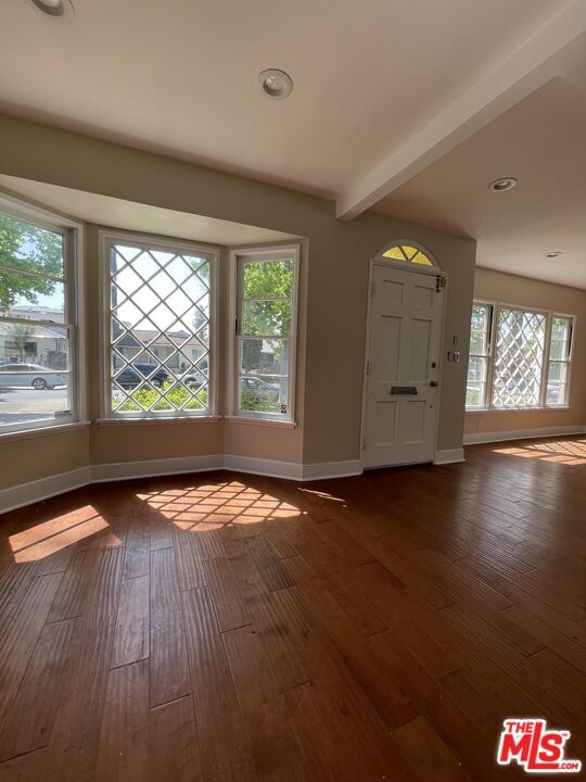 Building Photo - 5048 Enfield Ave