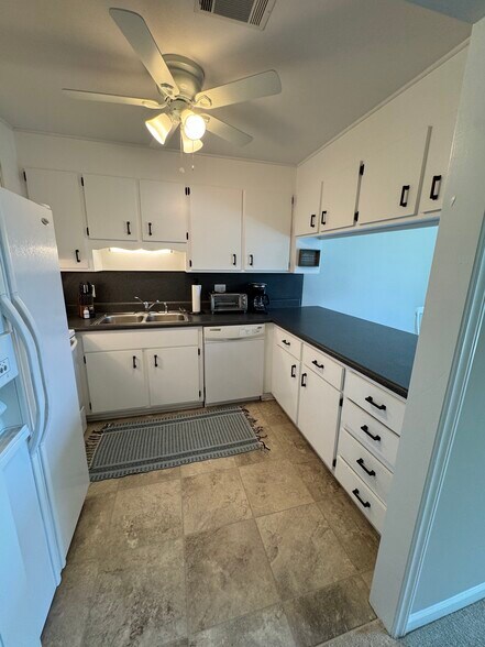 Kitchen - 20D Hartwell Villas