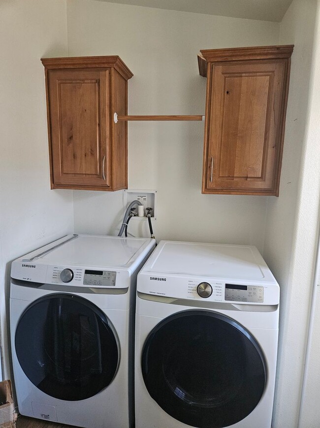 Building Photo - Very cute 3 bed/2 bath manufactured home w...