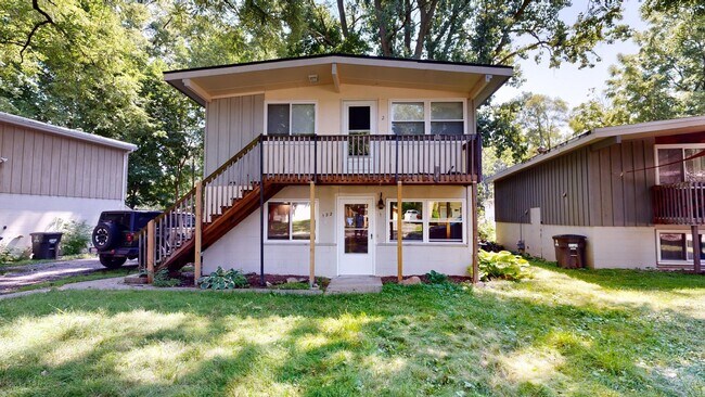 Primary Photo - 122 Allen Dr