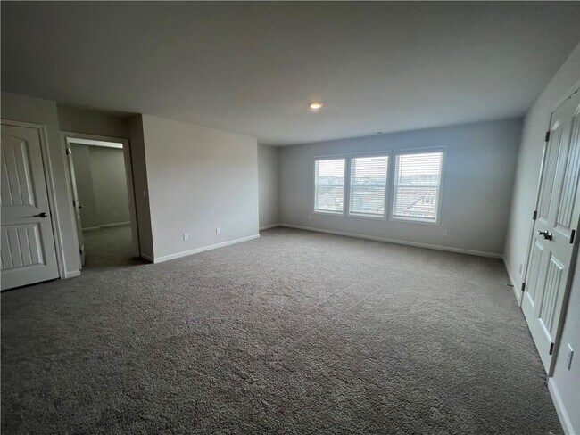 Building Photo - 7214 Whitewater Dr