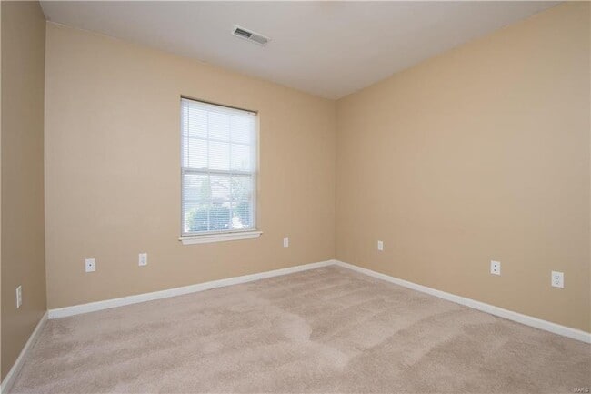 Building Photo - Home in Pioneer Ridge – Pet Friendly & Min...