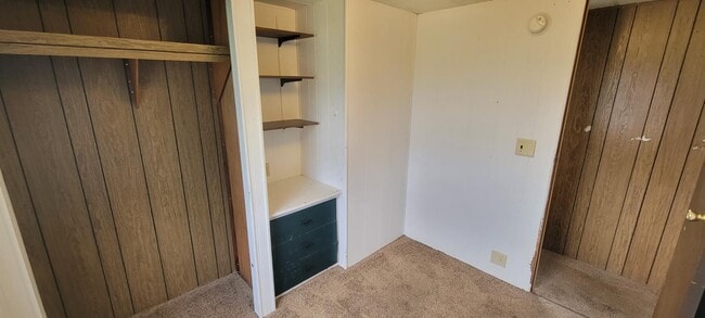 Building Photo - 112 E Cherry St