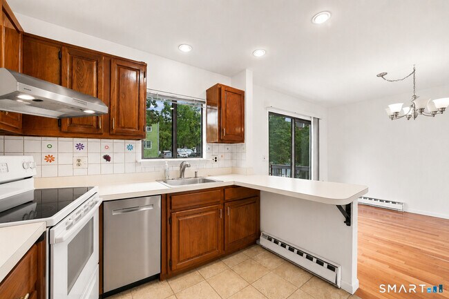 Building Photo - 50 Alvord Ln