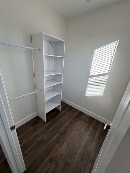 Building Photo - 1409 Woodbine Ave