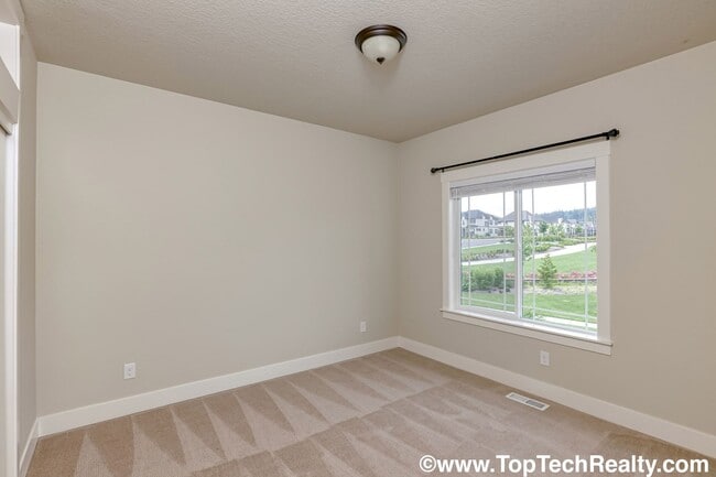 Building Photo - Lovely Beaverton Home 3BR, 2.5 BTH Great Location & A+Schools!