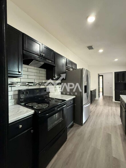 Building Photo - 5614 E Rolling Ridge Dr