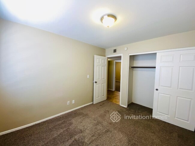 Building Photo - 1109 N Alder Ct
