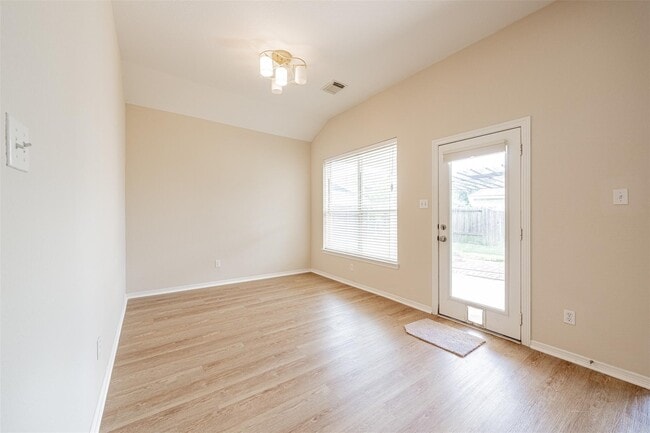 Building Photo - 13727 Charterhouse Way