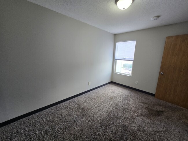 Building Photo - 60 Miller Ave SW