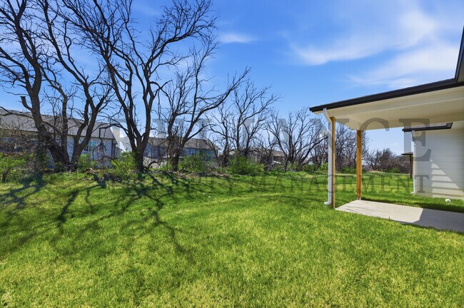 Building Photo - 601 Elmwood St