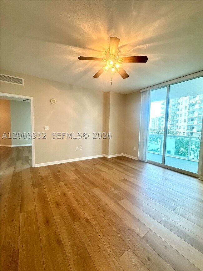 Building Photo - 7900 Harbor Island Dr